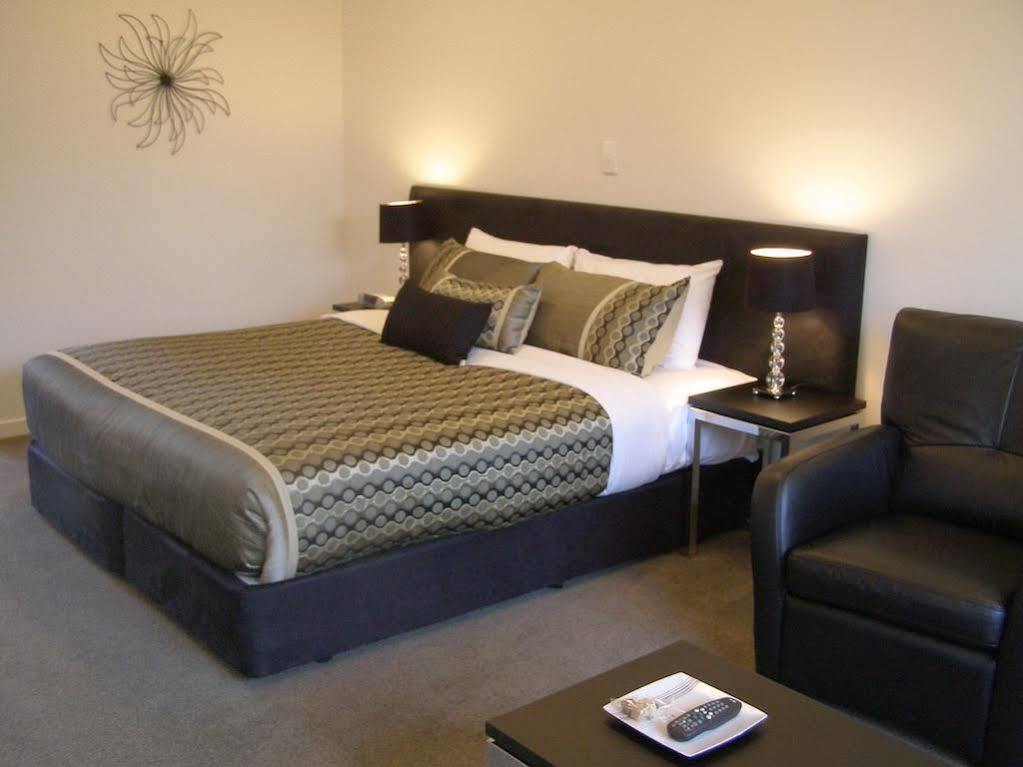 Bellano Motel Suites Christchurch Ngoại thất bức ảnh A typical motel room