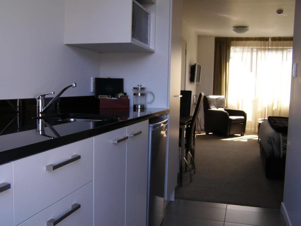 Bellano Motel Suites Christchurch Ngoại thất bức ảnh A studio apartment in New Zealand